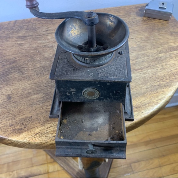 Vintage Iron clark and co made in England coffee grinder - Picture 6 of 8
